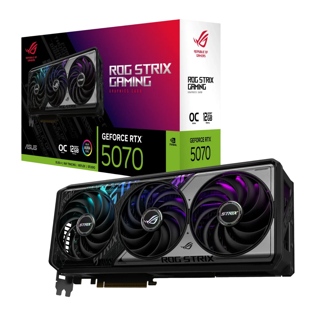 ASUS ROG Strix GeForce RTX 5070 OC 12GB, vista frontal en ángulo: tres ventiladores con iluminación RGB y shroud plateado - Ítem3