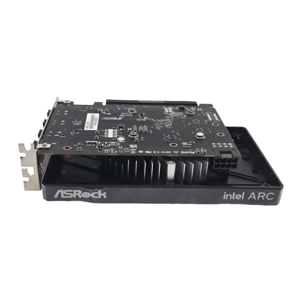 ASRock Intel Arc A380 Challenger ITX OC 6GB noir, vue de face en angle: ventilateur unique avec logo Challenger et shroud - Ítem1