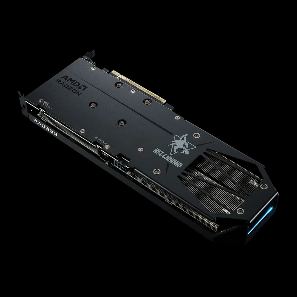 PowerColor Hellhound Radeon RX 9060 XT 8GB negro, vista superior en ángulo: backplate con logo Hellhound, conector PCIe y