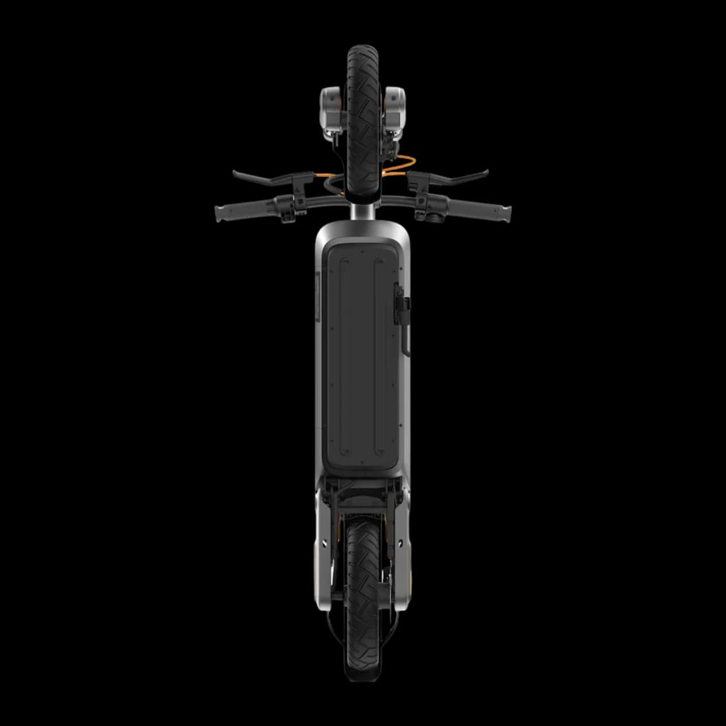 Vista frontal inferior del Patinete Eléctrico Xiaomi Electric Scooter 6 Max, chasis gris robusto, ruedas de 12 pulgadas con neumáticos anchos y guardabarros