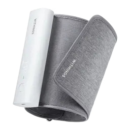Nokia Tensiomètre BPM Connect Wi-Fi blanc, vue en angle: module avec LED verte allumée et brassard gris enroulé en diagonale