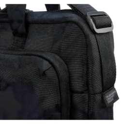 Tucano Mallette Star 15,6 pouces noir, détail: sangle réglable, boucle et étiquette Italian Design sur tissu nylon