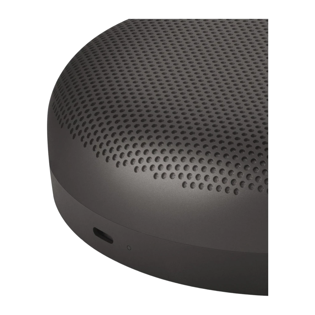 Bang & Olufsen Beosound A1 3rd Gen Warm Granite, vista lateral: rejilla perforada, botones de control y cordón de cuero con - Ítem2