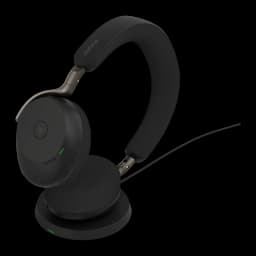 Jabra Evolve3 75 Stereo negro, vista lateral: auriculares sobre base de carga, luz LED verde visible en auricular y base
