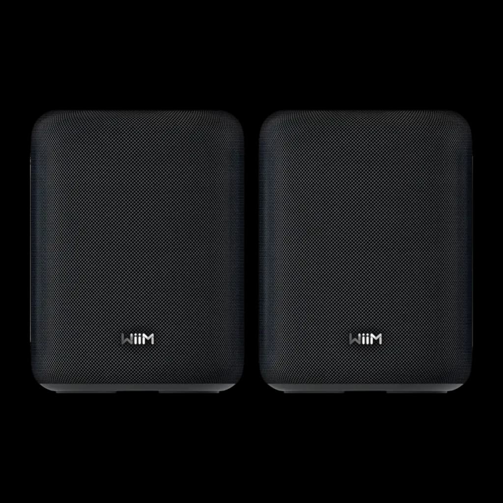 WiiM Sound Lite Negro Pack de 2, vista frontal: dos altavoces con rejilla textil negra y logo WiiM centrado