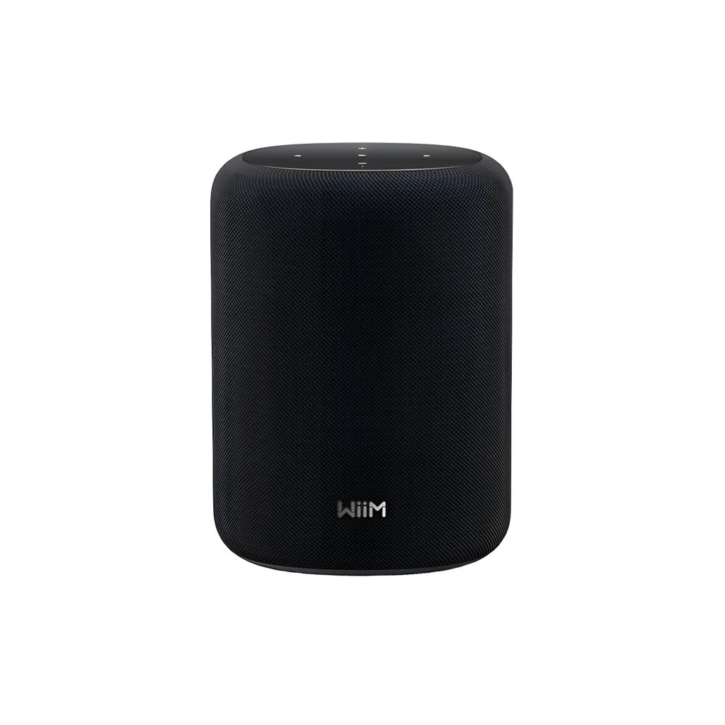 WiiM Sound Lite Preto Pack de 2, vista frontal: dois altifalantes com grelha têxtil preta e logótipo WiiM centrado - Item3