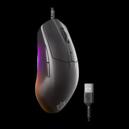SteelSeries Rival 3 Gen 2 preto, kit vista lateral esquerda: rato com RGB violeta e laranja ao lado do conector USB trançado