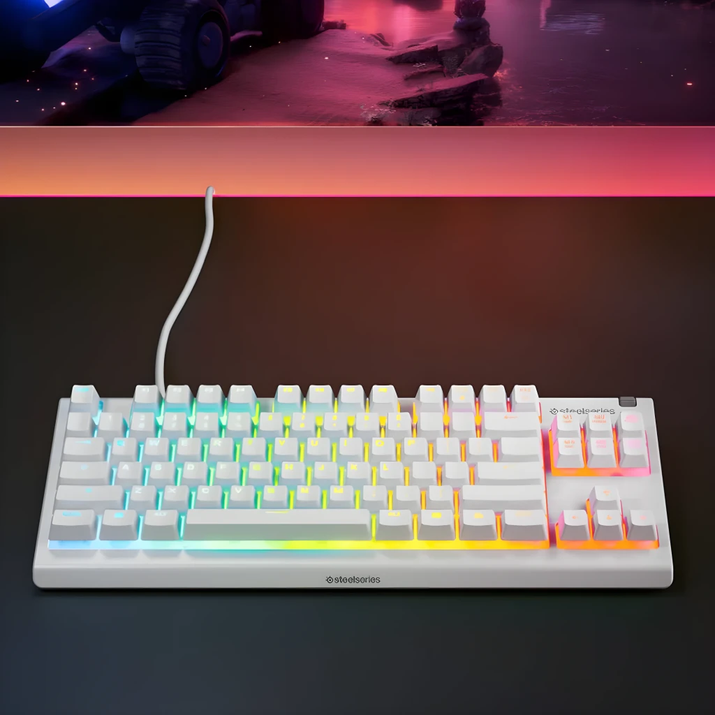 SteelSeries Apex 3 TKL blanc, vue en angle: touches blanches avec rétroéclairage RGB multicolore et câble blanc - Ítem5