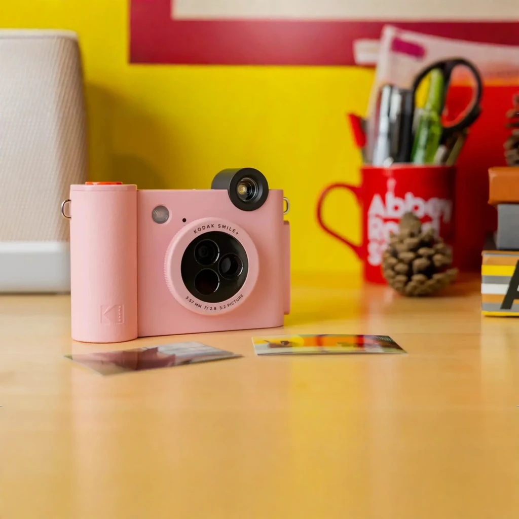 Kodak Instant Camera Smile+ 2x3 rose, vue avant: module caméras, objectif selfie et photos imprimées instantanément - Ítem7