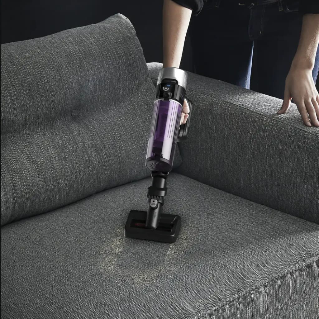 Rowenta X-Force Flex 9.60 Allergy RH2037WO preto roxo, uso: limpando estofado de sofá cinza com bocal especial
