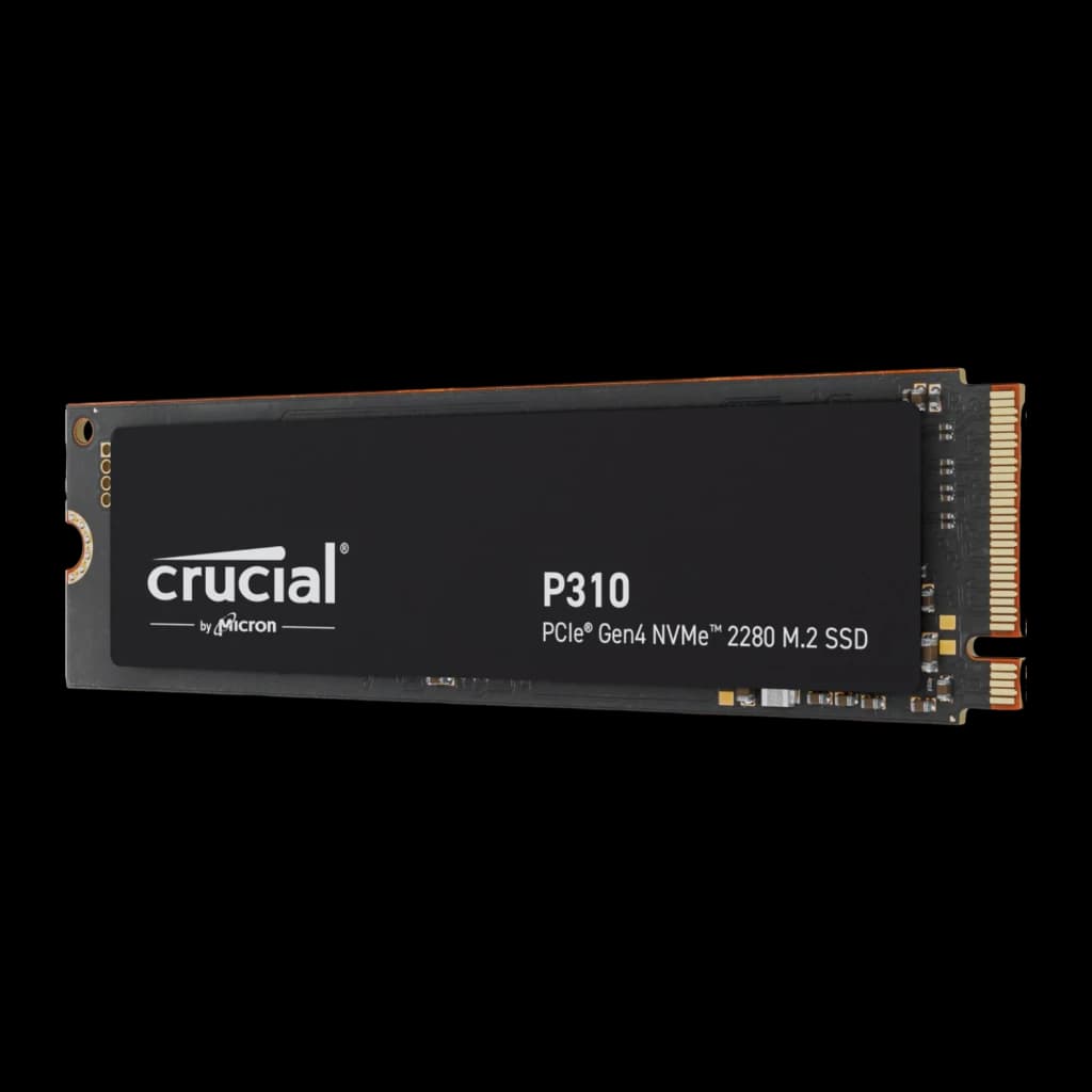 Crucial P310 500GB M.2 NVMe negro, vista en ángulo frontal: perspectiva que muestra grosor, canto superior y conector M.2