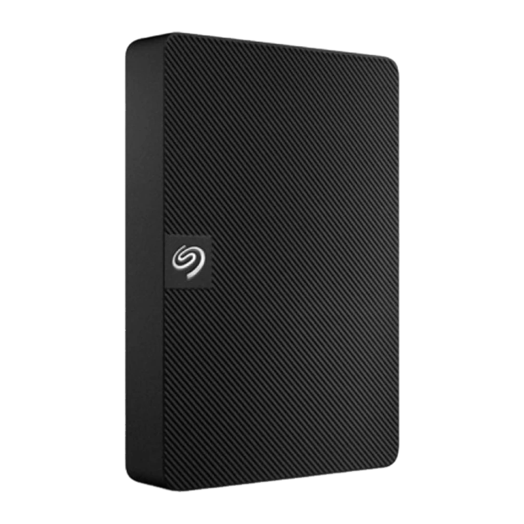 Seagate Expansion STKN1000400 1TB preto, vista frontal: textura diagonal estriada e logótipo Seagate no canto esquerdo - Item1
