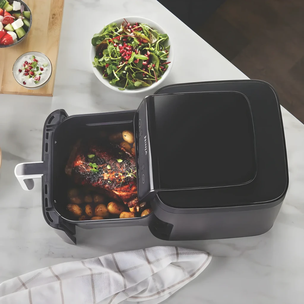 Ninja AF170EU friteuse à air 6.2 L noir, vue de face: écran digital 210°, boutons Air Fry Roast Reheat Dehydrate et poignée - Ítem3