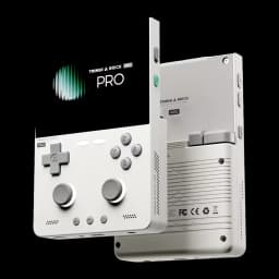 Consola portátil Trimui Brick Pro 1 GB/64 GB Branco com tela grande, botões em cruz e analógicos duplos, acabamento branco fosco e alto-falantes frontais