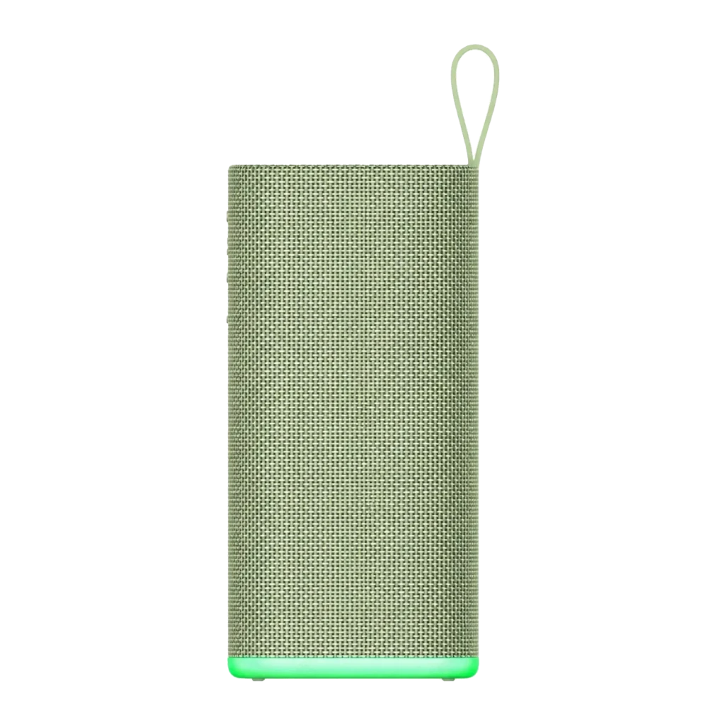Caixa de som portátil verde com tecido texturizado, alça superior, botões laterais discretos e base iluminada em verde; formato retangular vertical elegante - Item3