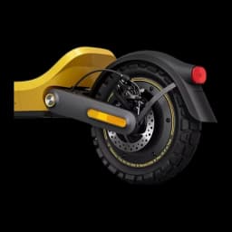 Xiaomi Electric Scooter 6 Ultra GL Noir Jaune, détail roue arrière: frein à disque, réflecteur jaune, pneu tout-terrain et