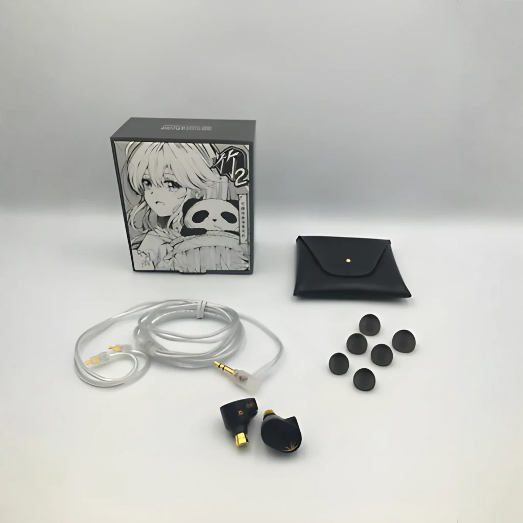 Auriculares Moondrop Chu II In-Ear negros con cable desmontable de 3.5 mm, diseño ergonómico tipo gancho y detalles dorados, sello L y R visibles - Ítem7