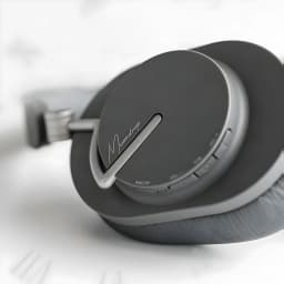 Casque Moondrop Edge Grey élégant, coques grises mates, arceau rembourré, boutons latéraux dédiés, conception circum-aurale, réduction de bruit ANC