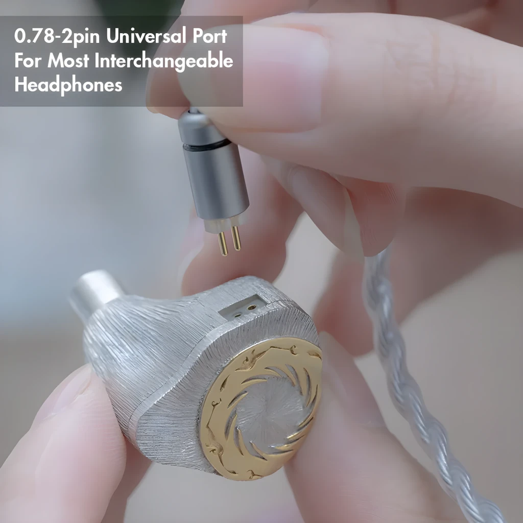 Cabo trançado prateado com conector USB-C Moondrop e duas saídas balanceadas MMCX, detalhe vermelho para canal direito e acabamento metálico elegante - Item5