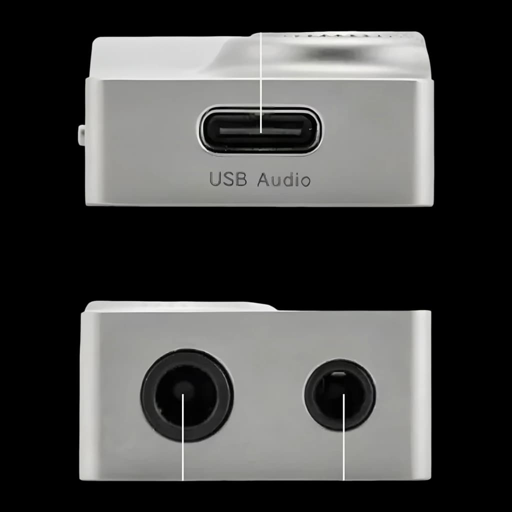 Boîtier métal argenté compact avec port USB Audio et sorties casque 4,4 mm équilibrée et 3,5 mm, façades plates et finitions soignées