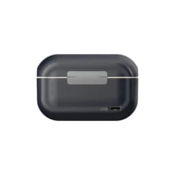 Boîtier de charge compact noir avec charnière grise et port USB-C, fin liseré clair. Surface lisse arrondie pour microphones Lark M2 Duo Mobile.