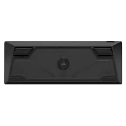 Corsair K70 Core TKL RGB Rojo, vista inferior: base con logo Corsair central y patas plegables