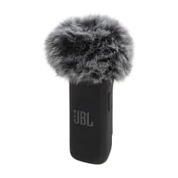 JBL Microphone Quantum Stream Wireless Noir, vue avant: corps noir avec logo JBL et bonnette fourrure grise montée