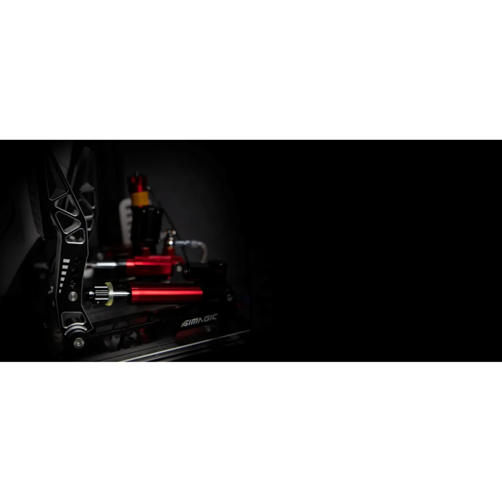 Simagic P2000 Crimson Edition, vue en perspective: 3 pédales noires avec ressorts rouges et base en aluminium - Ítem7
