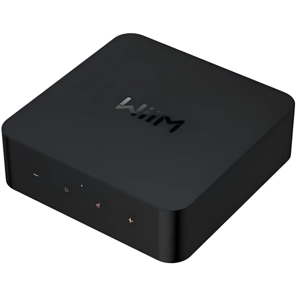 WiiM Reproductor Streaming Pro negro, vista en perspectiva: parte superior con logo y frontal con botones LED