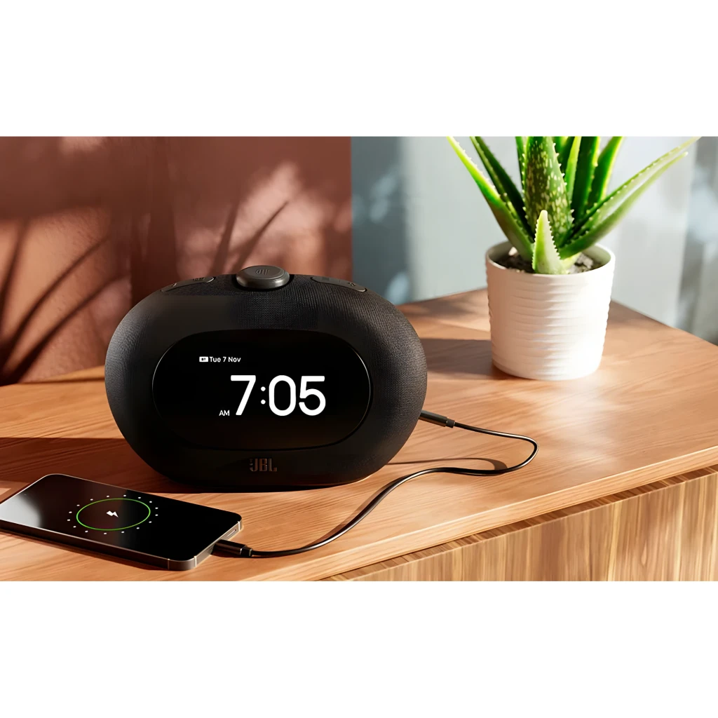 JBL Horizon 3 preto, vista frontal em ângulo: ecrã com alarme 7:30 AM, tecido e botão superior - Item7