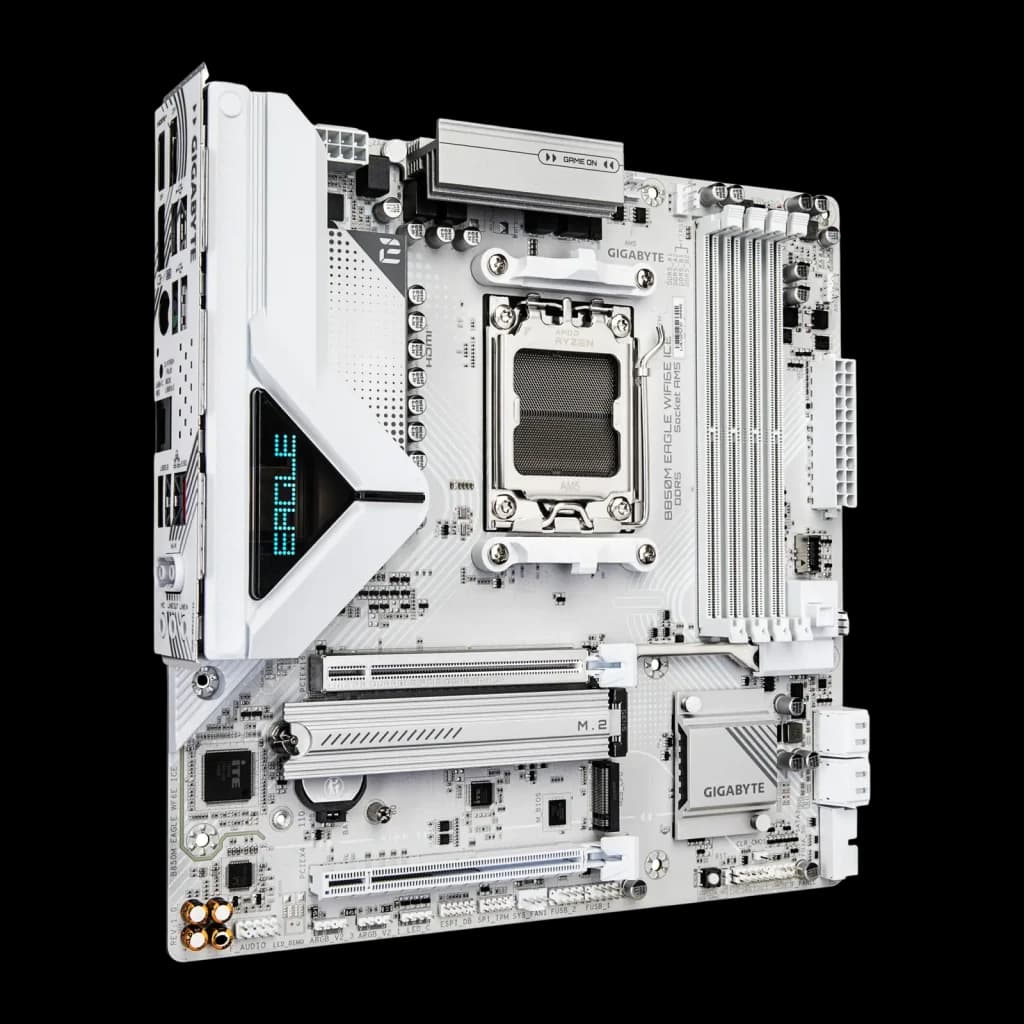 Gigabyte B850M Eagle WiFi 6E Ice AM5 256GB Branco, vista em ângulo: painel traseiro I/O, VRMs e design branco da PCB