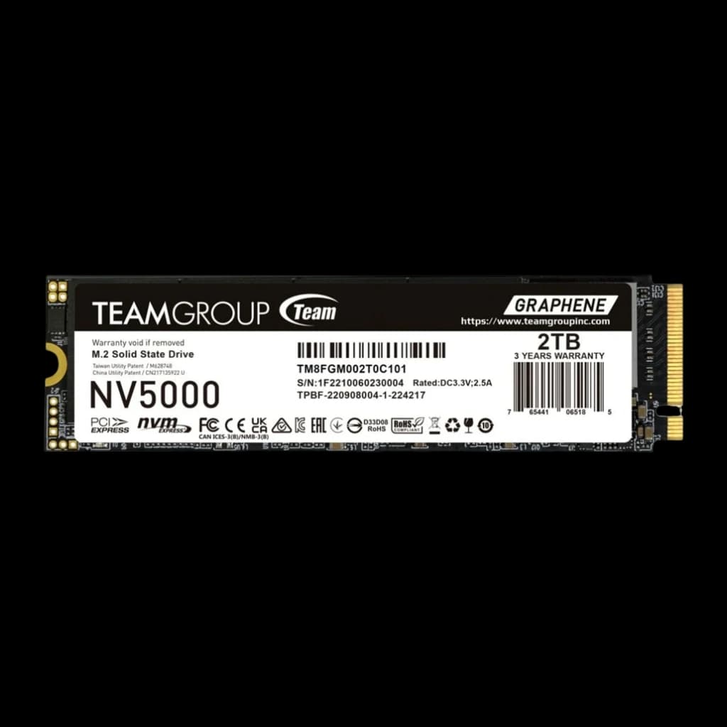 Team Group NV5000 2TB preto, vista frontal: etiqueta com logo, modelo NV5000, 2TB e conector M.2 dourado