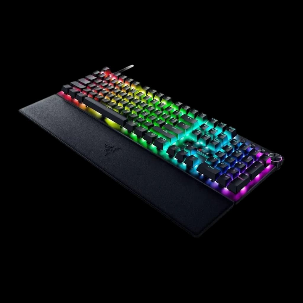 Razer Huntsman V3 Pro Negro, perspectiva lateral derecha: dial de control, RGB multicolor y reposamuñecas en primer plano