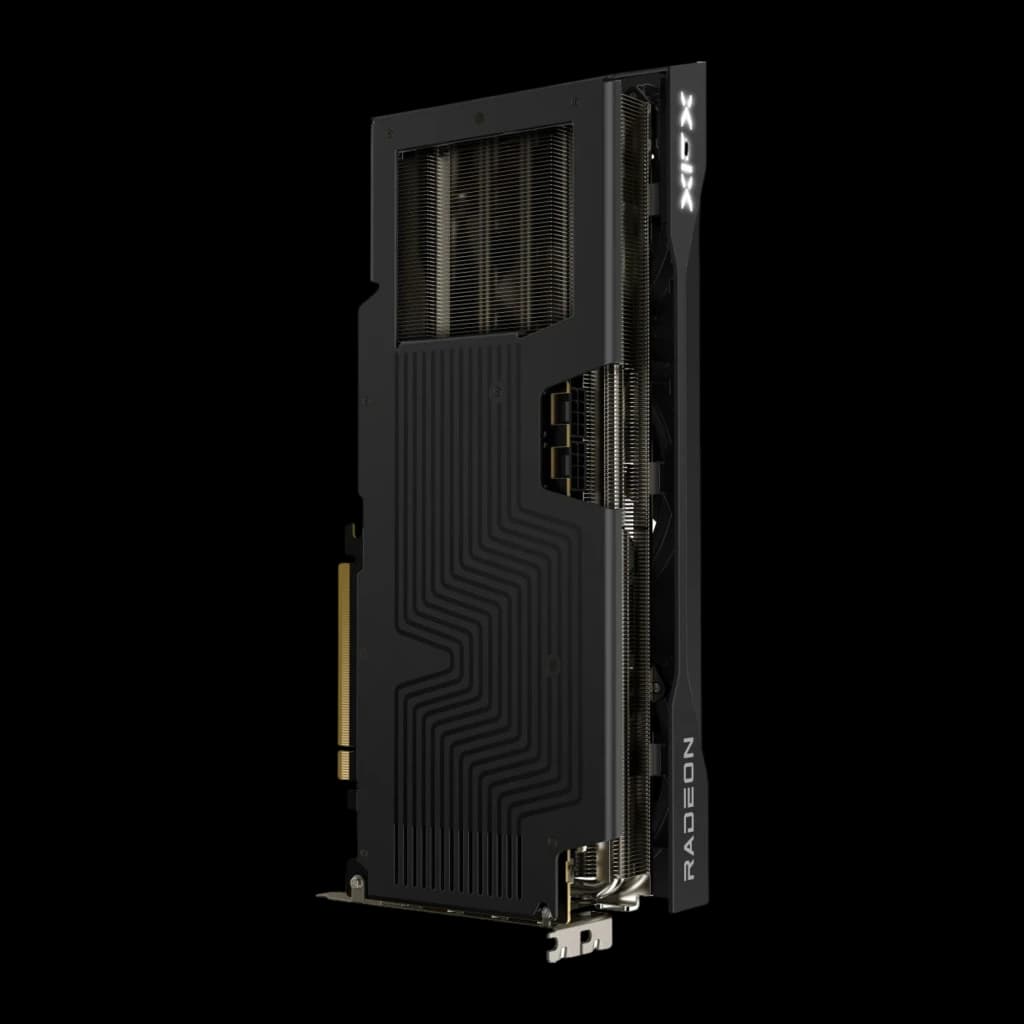 XFX Speedster Swift Radeon RX 9070 OC 16GB negro, vista lateral: backplate con relieve ondulado y conectores PCIe dorados