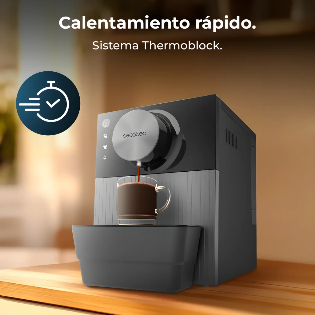 Cecotec Cremmaet Cube noir, vue de face: distributeur versant un espresso dans une tasse en verre, cadran circulaire et - Ítem5