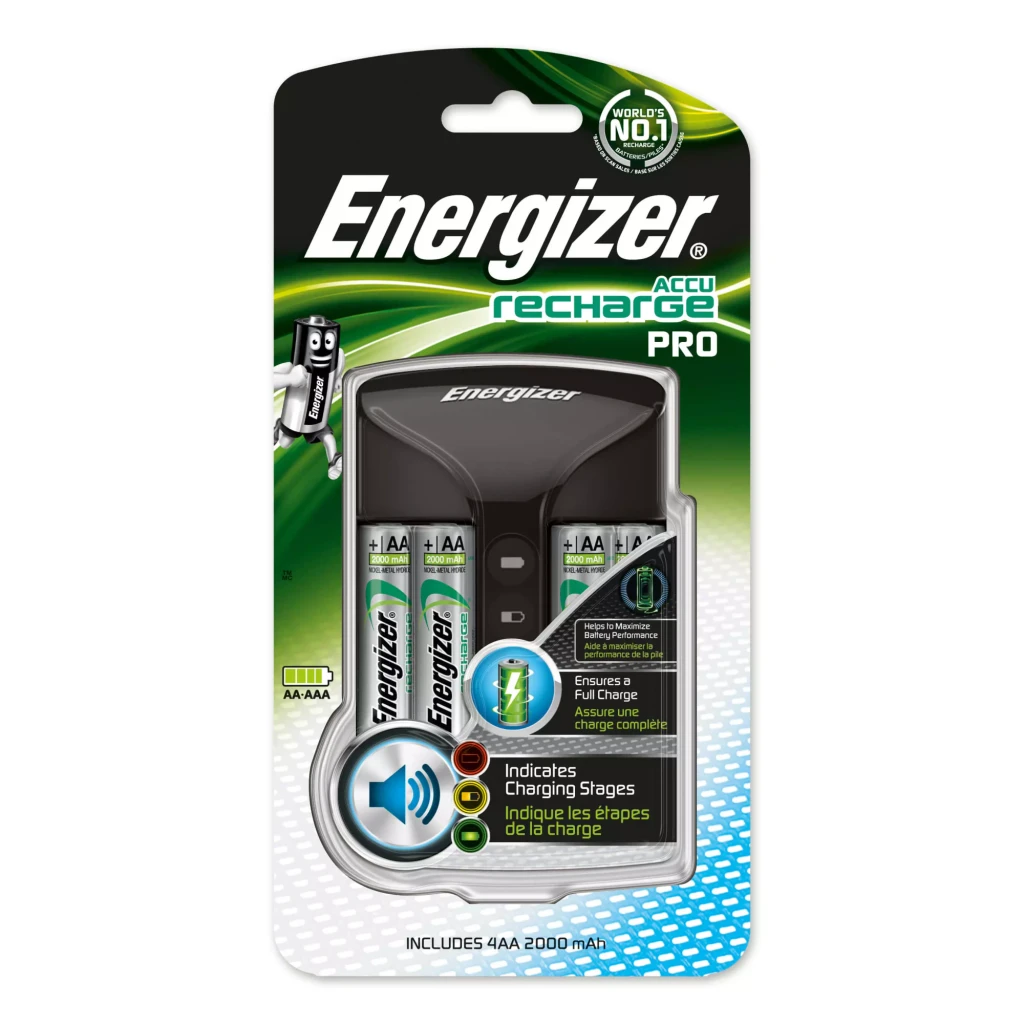 Energizer Pro Charger+ 2000mAh NiMH noir, vue de face: chargeur noir avec 4 piles AA et indicateur LED vert - Ítem2