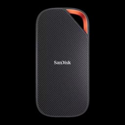 SanDisk SSD Extreme PRO 2TB preto com laranja, vista frontal: textura diagonal canelada e logótipo centrado