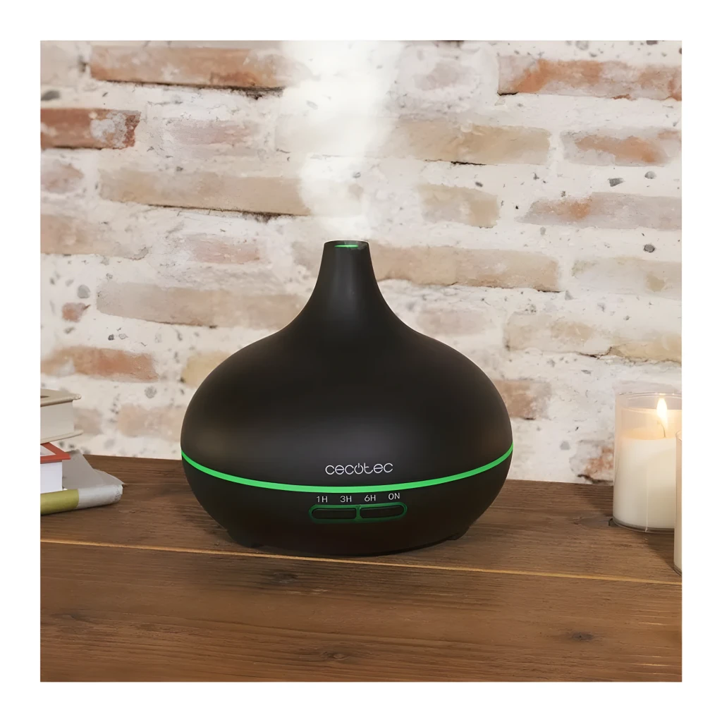 Cecotec Pure Aroma 300 0,3L negro, vista frontal: acabado madera negra, botones LIGHT y MIST con etiquetas visibles - Ítem2