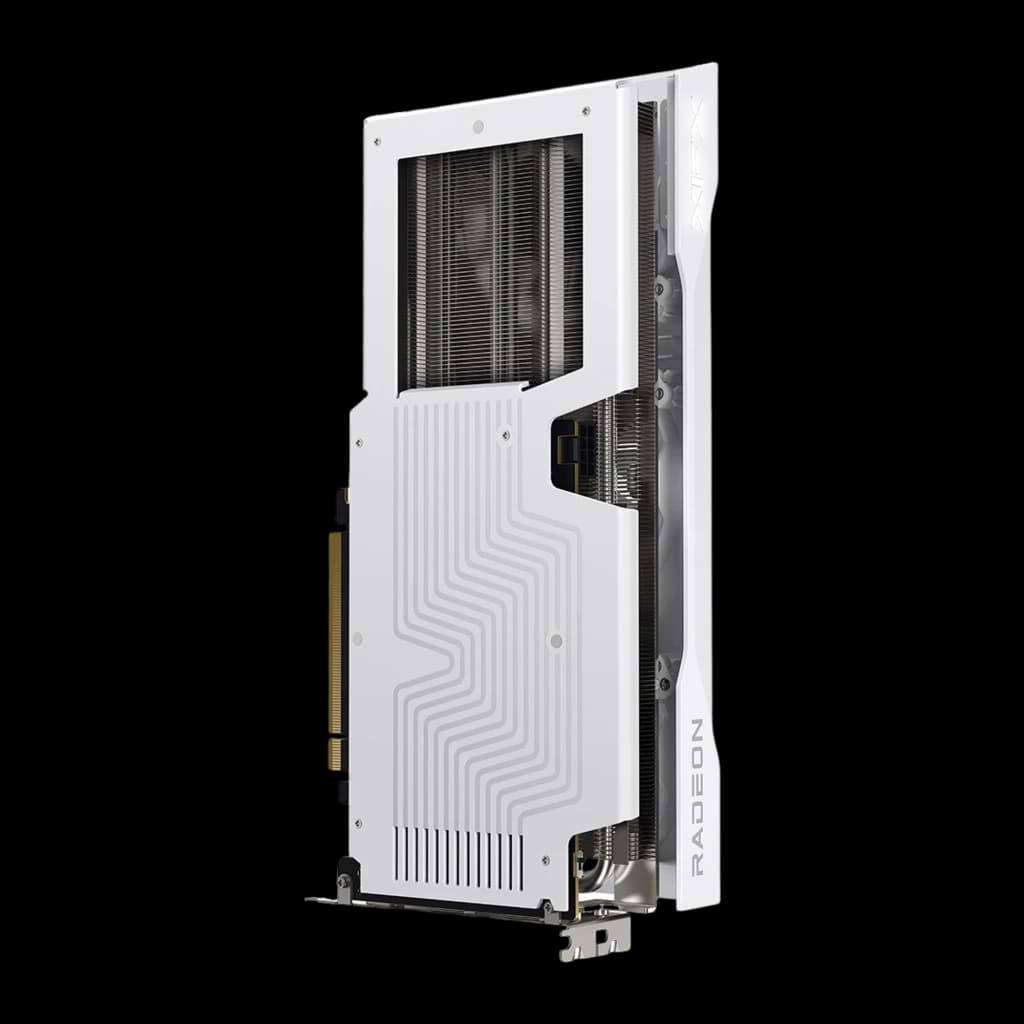 XFX Radeon RX 9060 XT Swift Triple Fan OC Blanca, vista lateral trasera: backplate con diseño de líneas, disipador de aletas