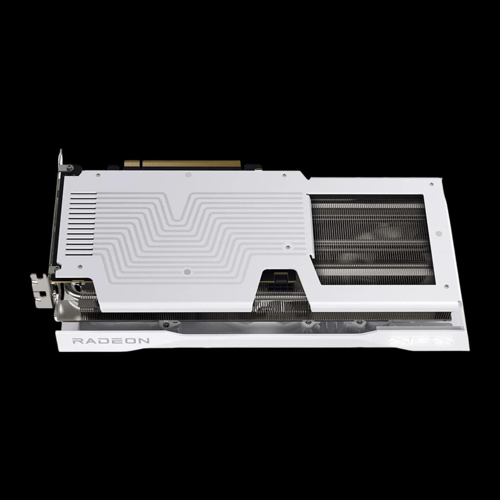 XFX Radeon RX 9060 XT Swift Triple Fan OC Blanca, vista trasera plana: backplate completo con patrón de líneas, aletas del
