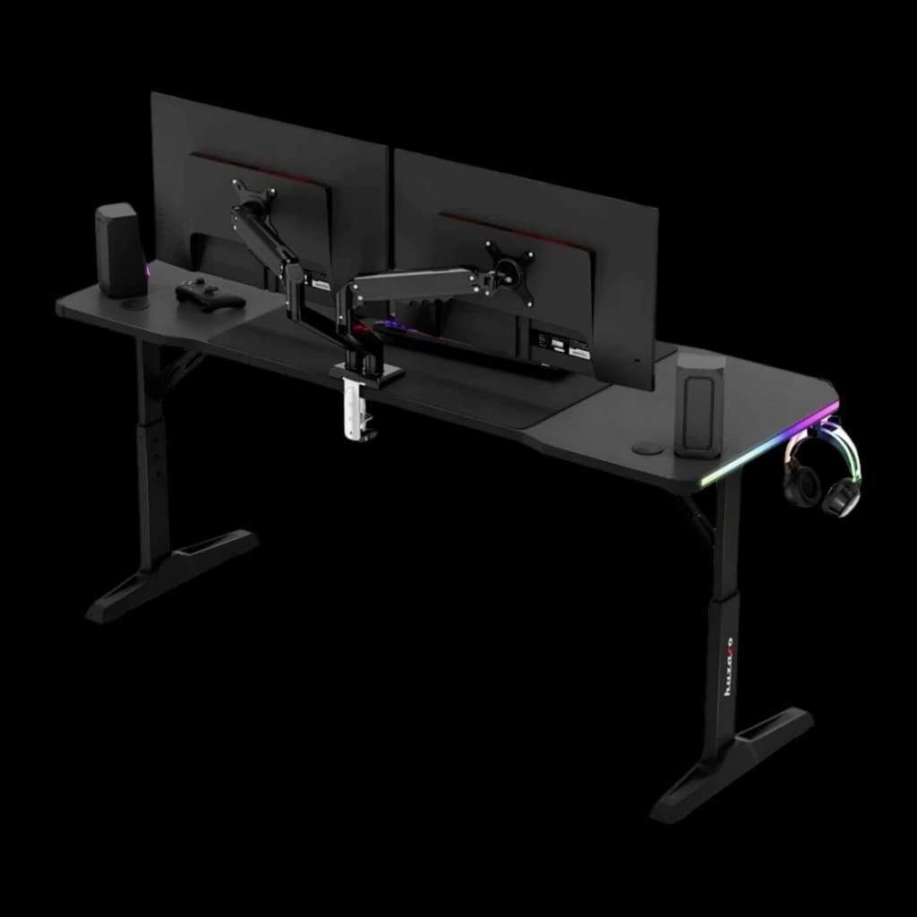 Huzaro Mesa Gaming Hero 4.6 RGB Negro, vista en uso: dos monitores en brazo doble, auriculares colgados y RGB lateral