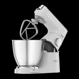 Kenwood KVL65.001WH Titanium Chef Baker XL Blanc, vue avant en angle: tête inclinée avec fouet plat inséré dans le bol