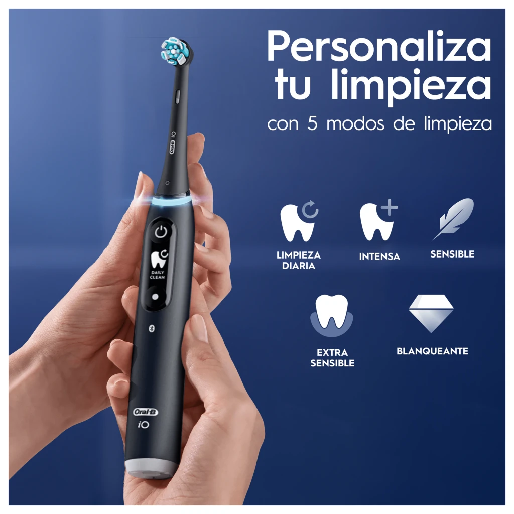 Oral-B iO Series 6 preto, vista conjunto: escova, base carregadora, estojo de viagem branco e cabeça de substituição - Item3