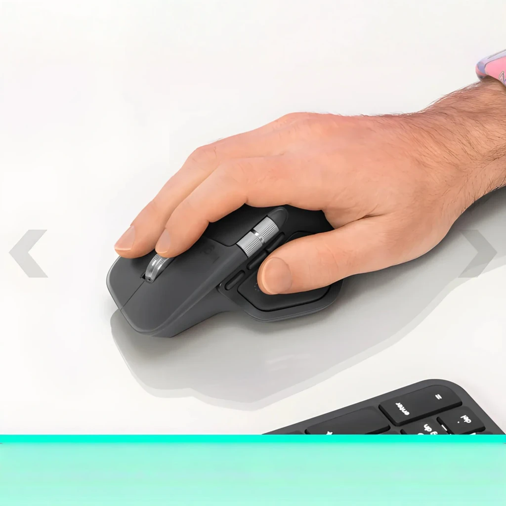 Logitech Souris MX Master 4 for Business Graphite, vue arrière en angle: zone pouce avec molette latérale striée et boutons - Ítem7