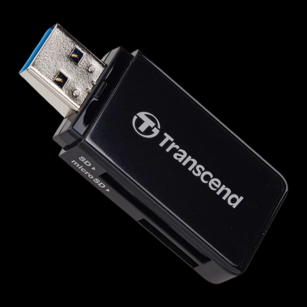 Transcend Leitor de Cartões USB 3.0 preto, vista frontal: conector USB-A azul metálico e slots SD e microSD
