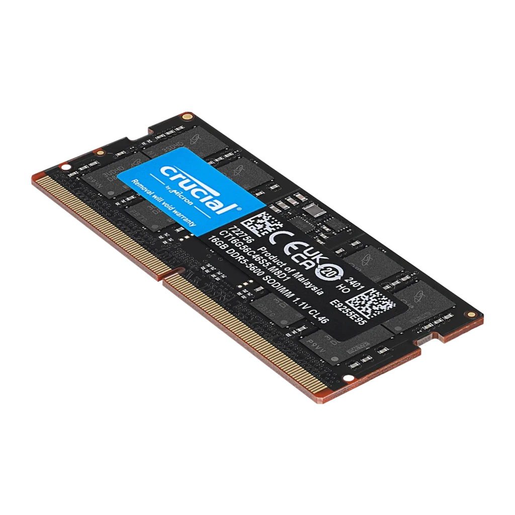 Crucial CT16G56C46S5 16GB DDR5 5600MHz SO-DIMM preto, vista frontal: PCB preto com etiqueta azul Crucial e contatos dourados - Item3