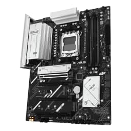 ASUS ROG Maximus B650E GAMING WIFI ATX AM5 noir, vue en perspective: slots PCIe, M.2, dissipateurs argentés et socket AM5