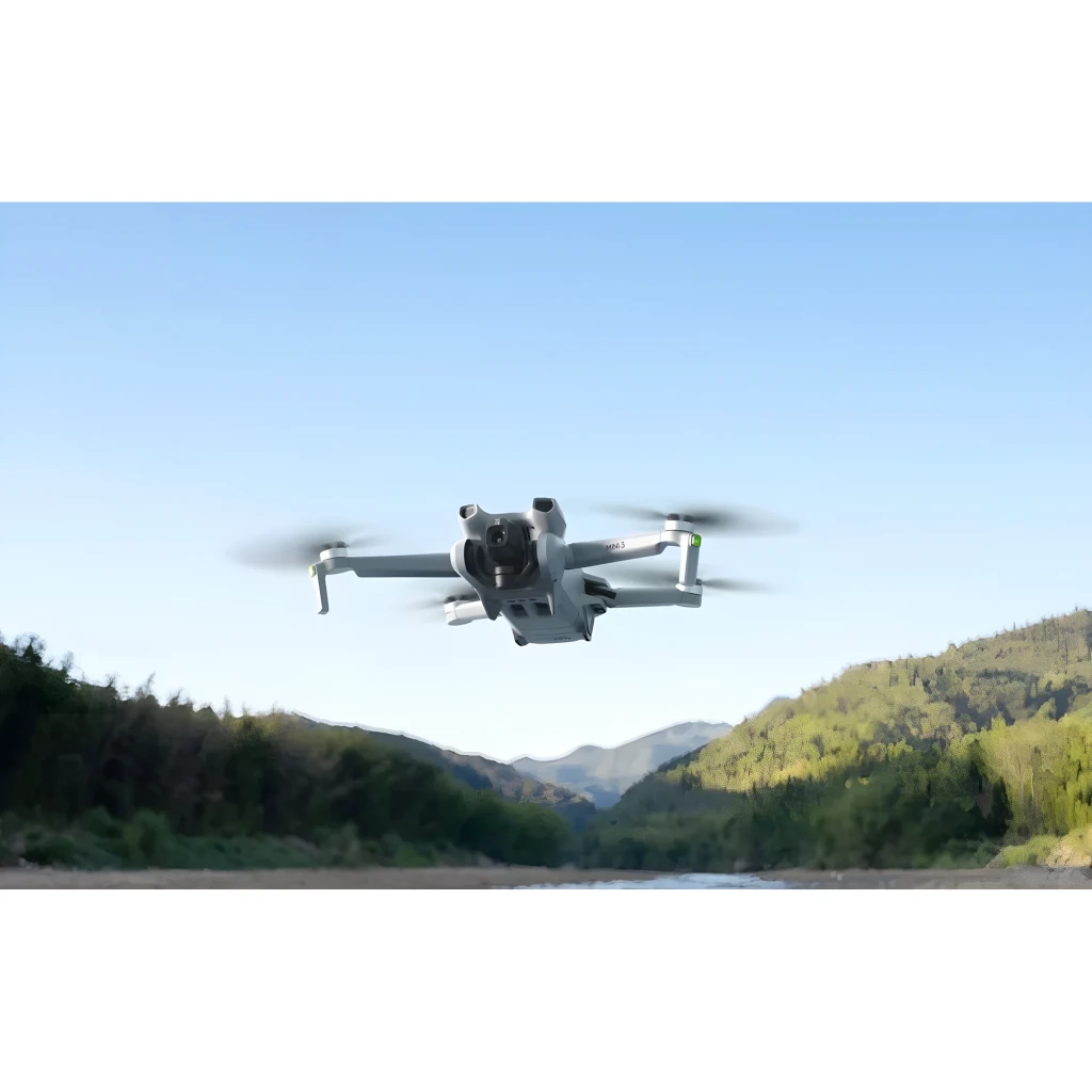 DJI Drone Mini 3 Fly More Combo Branco, vista conjunto: drone de cima, comando com ecrã, bolsa e 2 baterias - Item7