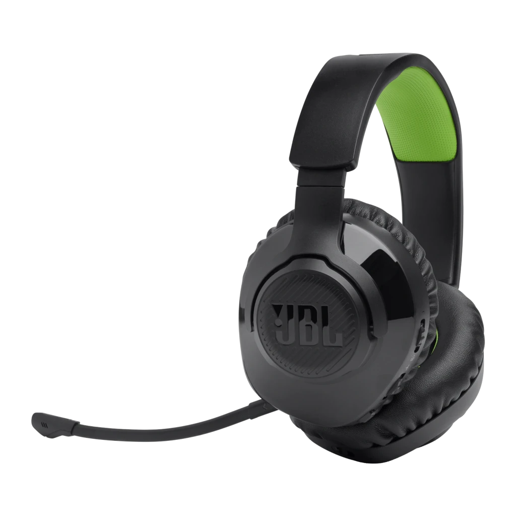 JBL Quantum 360X Negro, vista lateral: auriculares gaming con diadema verde, logo JBL en copa y micrófono flexible - Ítem1