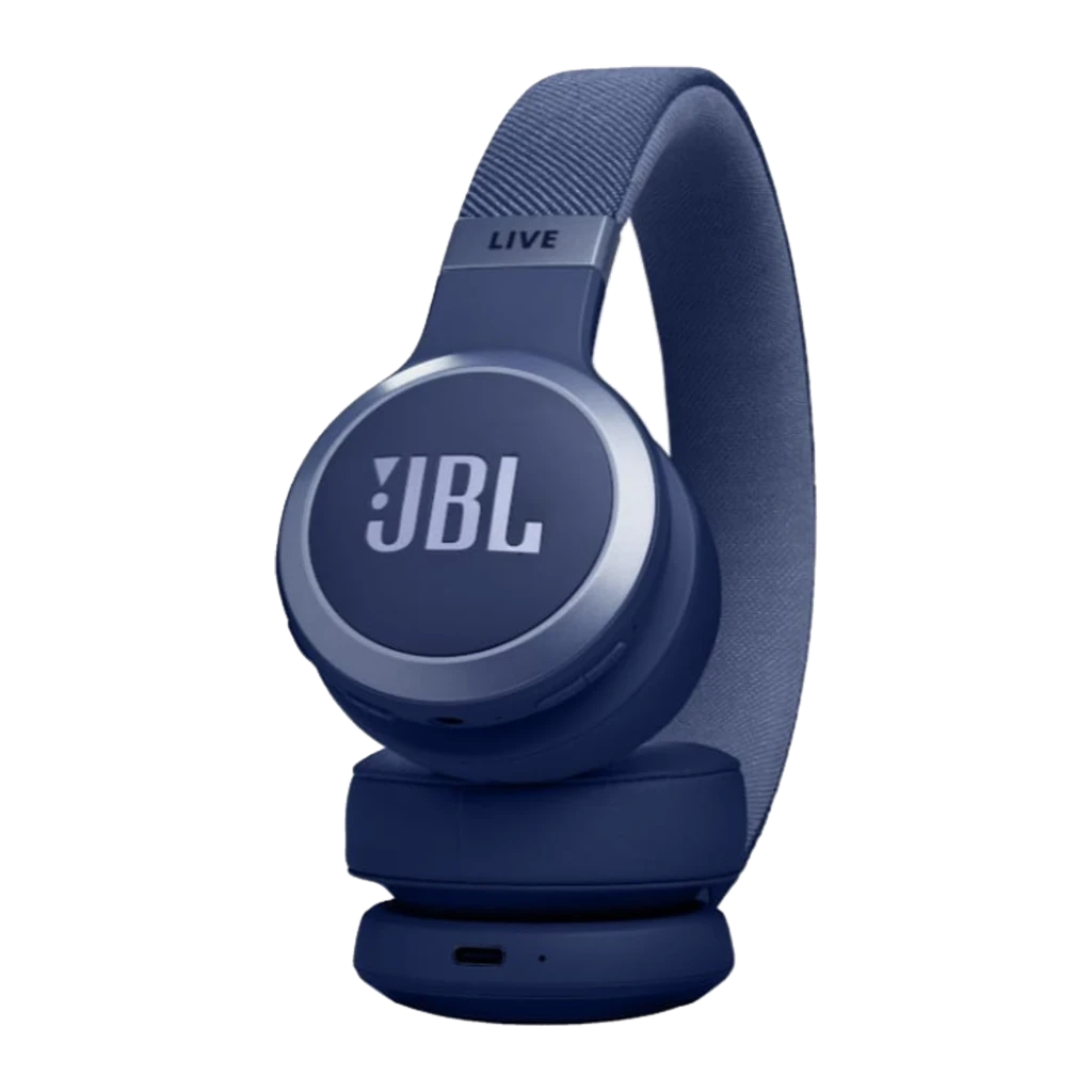JBL Live 670NC Bluetooth Azul, vista en ángulo: auricular derecho con logo JBL y etiqueta LIVE en diadema texturizada - Ítem2
